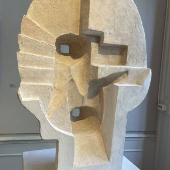 Tegenvorm, 60 cm h, cement.