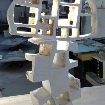 Dansbeeld, cement, 75 cm h