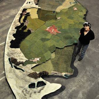 Tessels Lant, Texelse schapenwol, zeewier, keramiek.