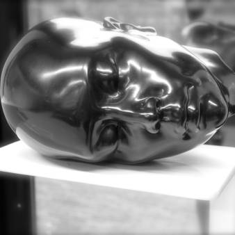 madonna nera - reclining head - bronze